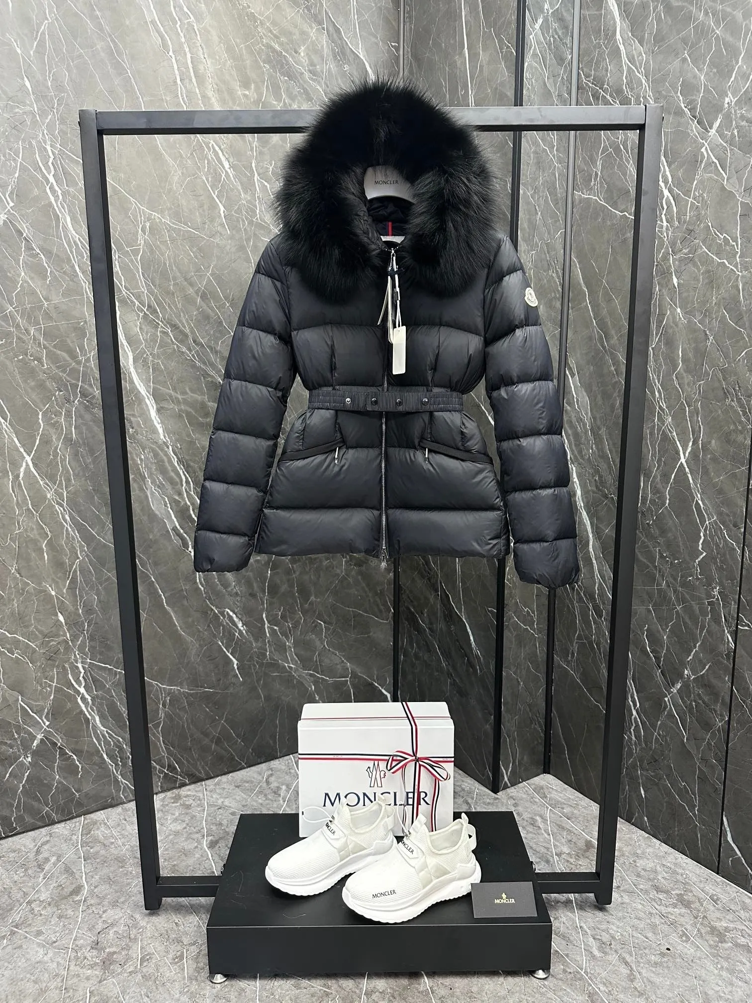 MONCLER Boed Boed longue saison ， ， 。 (! ， ) Boed ， ， 。 longue saison ， 。 · longue saison .Longue saison · · · · ， ·